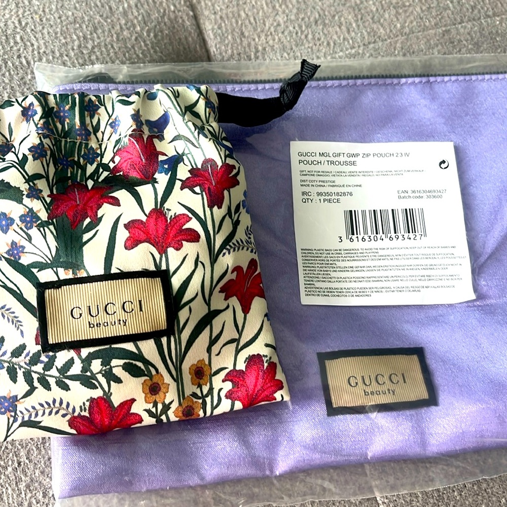 Gucci Beauty Scrunchie and Pouch Set